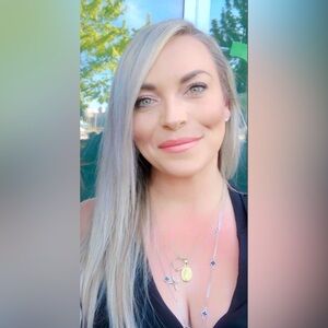 Meet your Posher, Stavroula